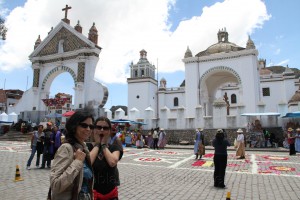 Ria-Helen Zühlke, Birgit Knoblauch, Basilica Copacabana, Titicacasee, Bolivien