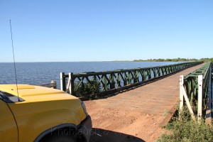 Brücke über den Lago Iberá